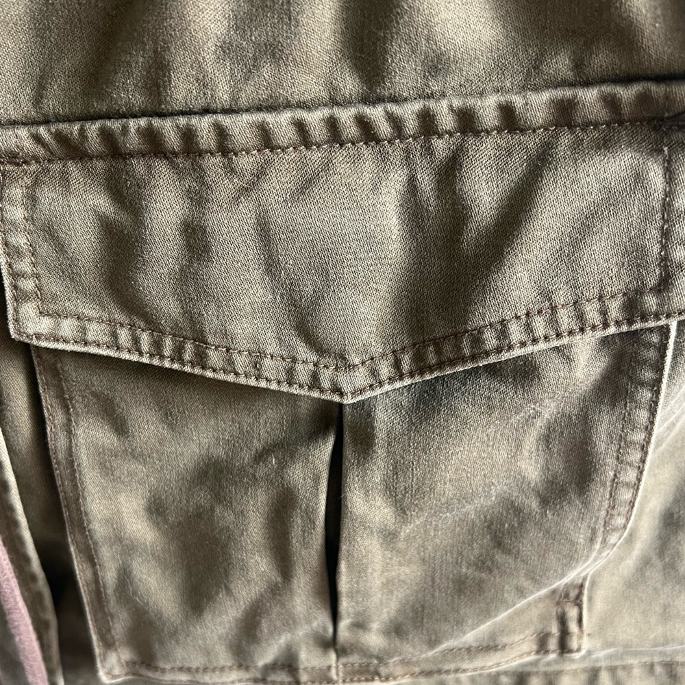 Talia Sleeveless Military Green Cargo Jacket With Drawstring Waist - Picture 5 of 9
